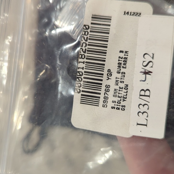 New David Sigal white Quartz Riolette stud earrings - Picture 3 of 4